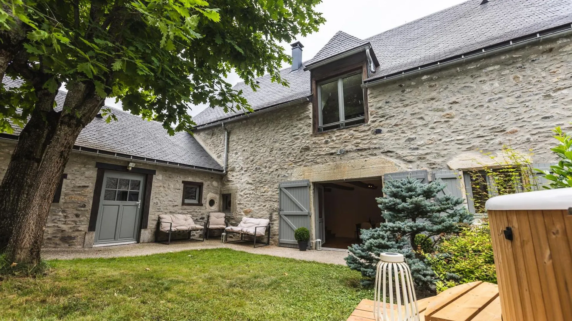 Maison Pyrenea Grand Gite Prestige Saint-Lary Bourisp